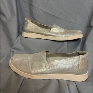 Toms Women's Silver Glitter Flats - spot pictured